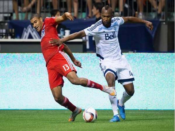 Khám phá cách tranh chấp bóng hiệu quả trong bóng đá