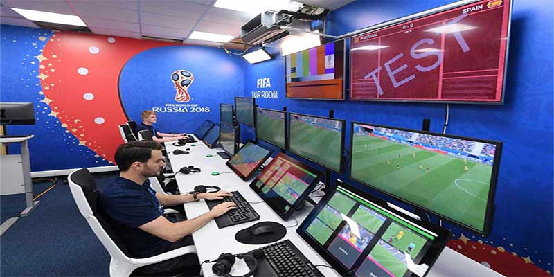 cong nghe var la gi co uu diem gi Công nghệ VAR là gì? Sử dụng trong tình huống nào trên sân cỏ?