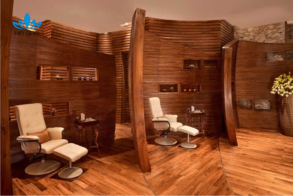 The Reverie Saigon massage 5 sao