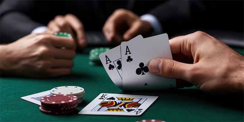 Phỏm chơi được mấy người? Giải thích rõ ràng số người và cách chia bài - Top Game