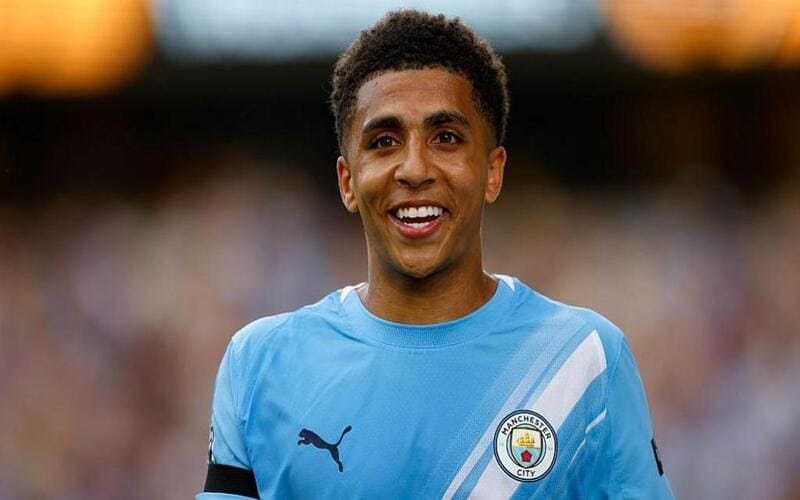 Tài năng trẻ Rico Lewis của Manchester City