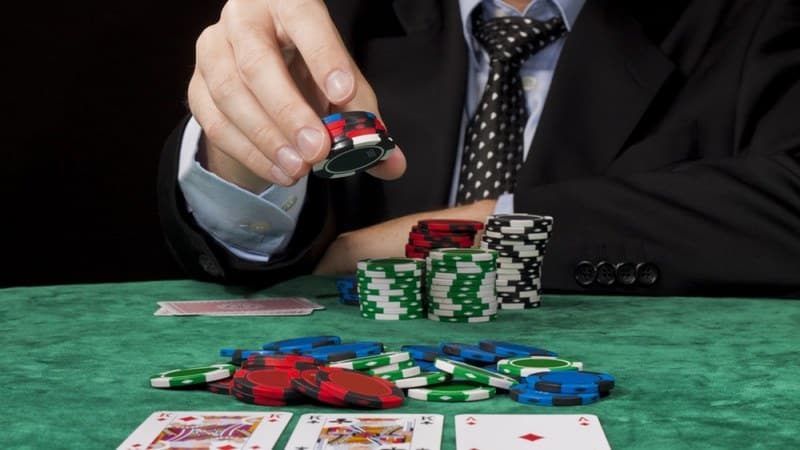 C-Bet Poker Là Gì? Khám Phá Cách Áp Dụng Hiệu Quả Khi Đánh Flop